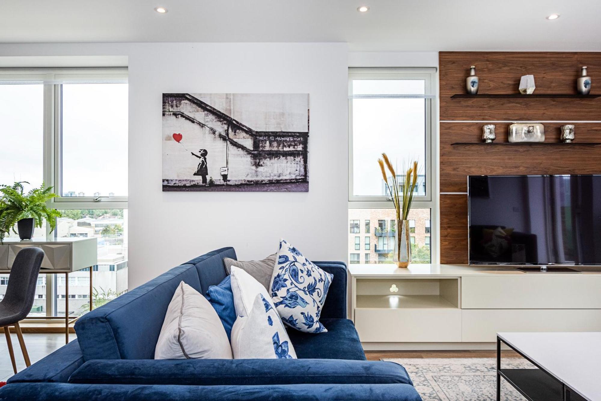 Chiswick Park 3 Bed 3 Bath West London - Parking Apartment Exterior photo